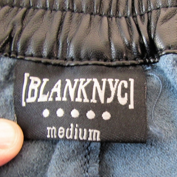 NWT Blank NYC Black Vegan Leather Track Pants SZ M - Picture 4 of 8